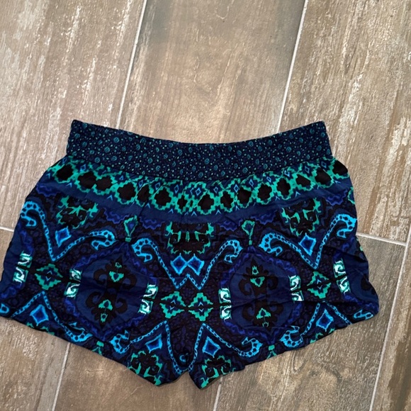 Express High Waist Women's Shorts in Blue and Green Pattern - Picture 5 of 10